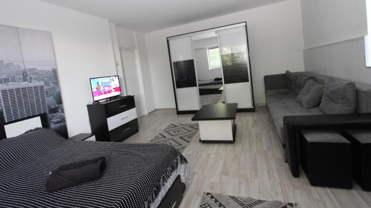 Holidays Host Splaiul Unirii Bucharest Luaran gambar